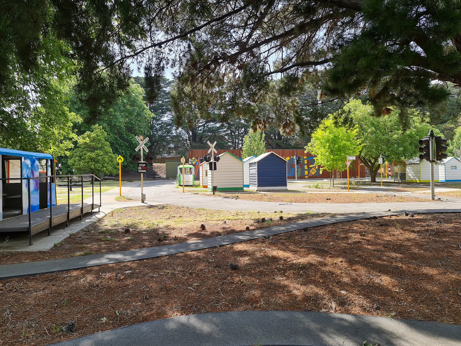 Kew Traffic School/Cotham Rd photo