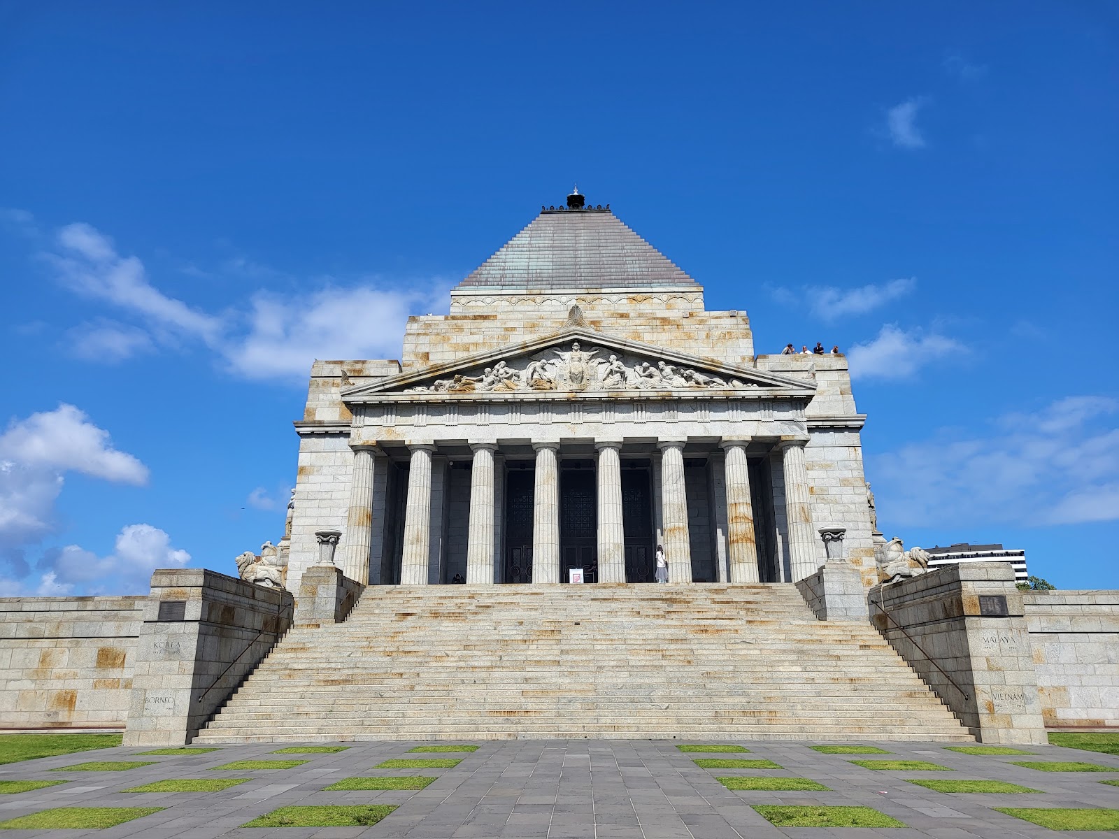 Shrine of Remembrance photo
