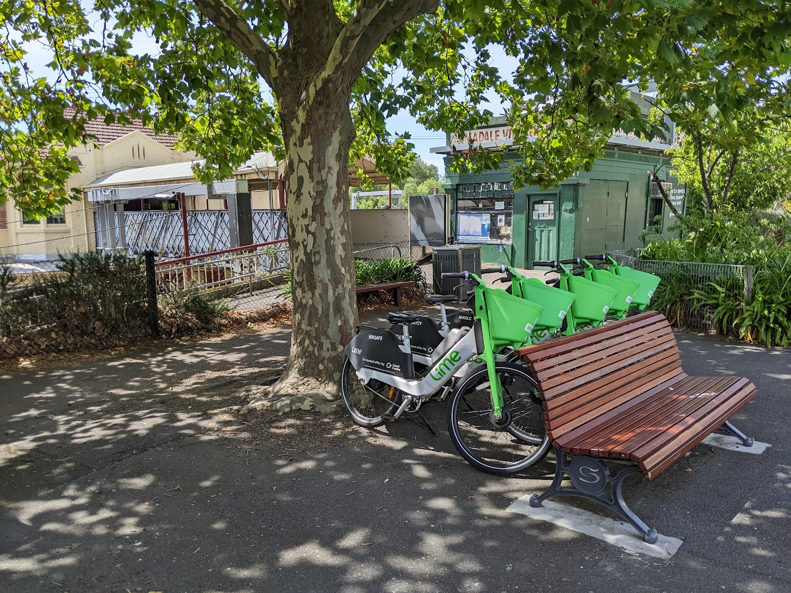 Armadale Station/High St photo